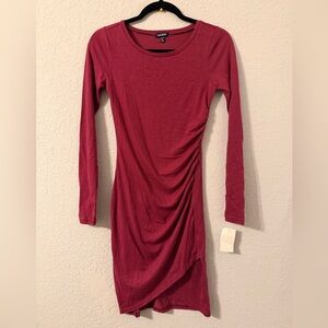 NWT Tildon Ruched Side Long Sleeve Bodycon Mini Dress in Magenta Wine Size XS -E
